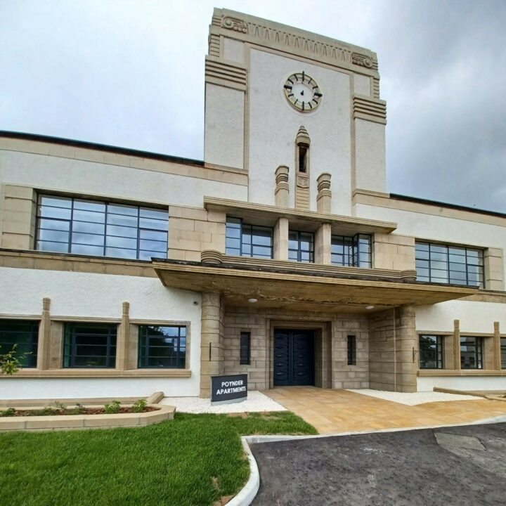 Entrance to Poynder Apartments